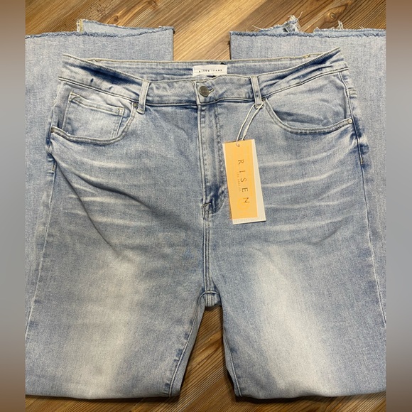 4/$16 Risen Jeans - Picture 7 of 13